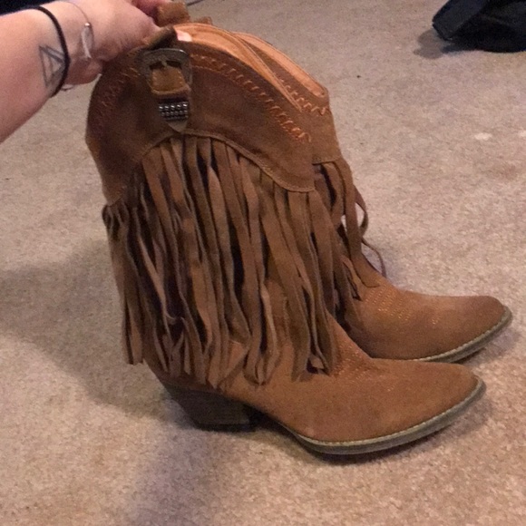 Very Volatile Shoes - Fringe cowboy boots
